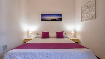 2 chambres, fer et planche Ă repasser, draps fournis