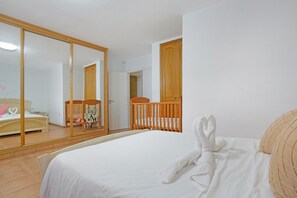 5 makuuhuonetta, silitysrauta/-lauta, ilmainen Wi-Fi, vuodevaatteet