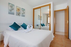 5 habitaciones, tabla de planchar con plancha y wifi gratis 