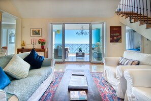 TV, fireplace, stereo - Apartment 'La Perla De La Bahia' with Sea View and Air Conditioning (Casares Costa)