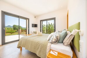 4 chambres, fer et planche à repasser, Wi-Fi gratuit, draps fournis