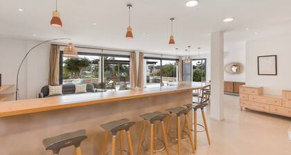 Villa 'Linda' with Sea View, Wi-Fi and Air Conditioning