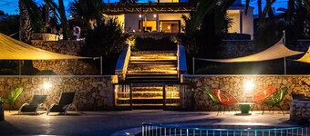 Villa Linda met zeezicht, wifi en airconditioning