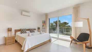 5 slaapkamers, een strijkplank/strijkijzer, gratis wifi, beddengoed