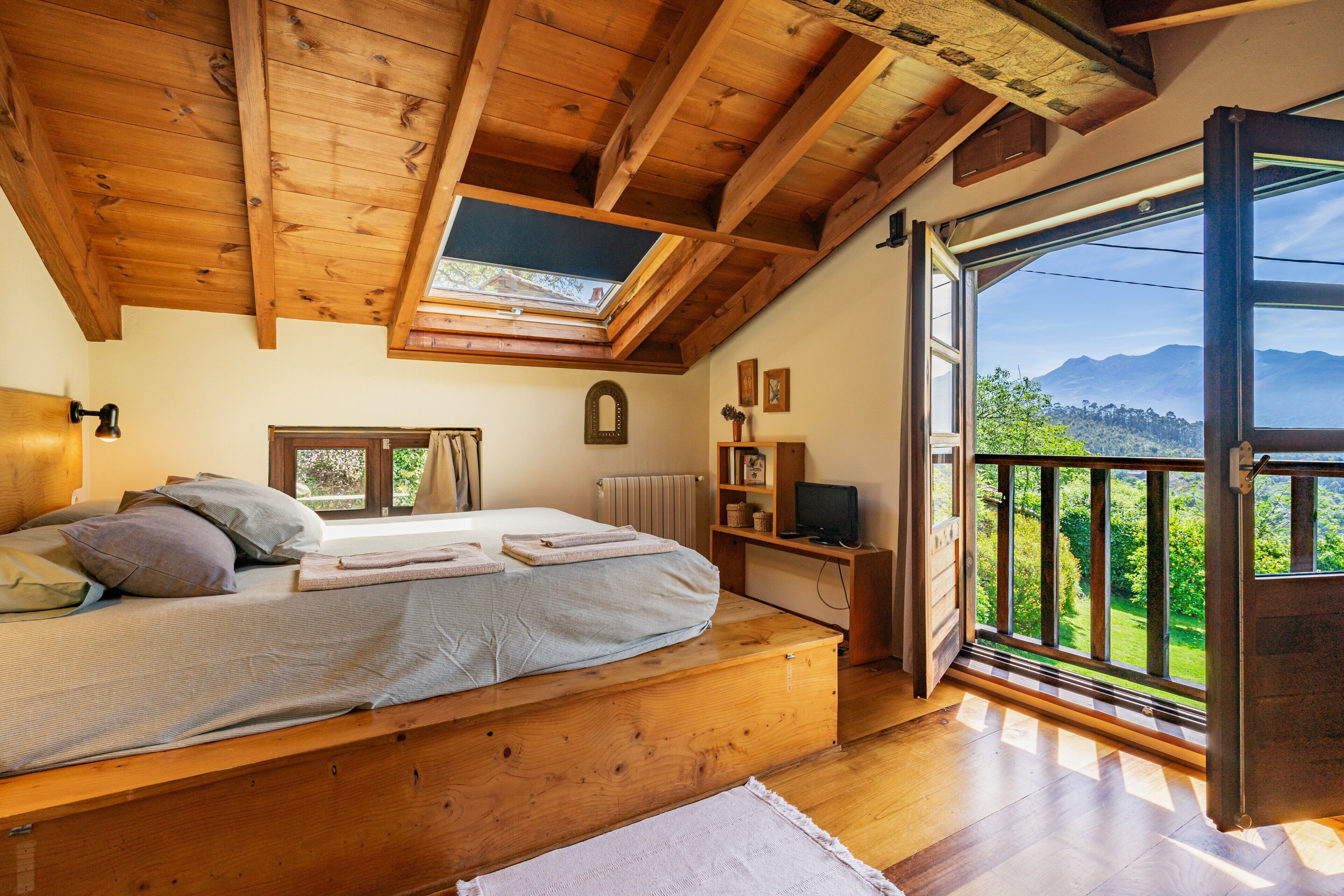 1 bedroom, iron/ironing board, bed sheets