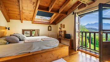 1 bedroom, iron/ironing board, bed sheets