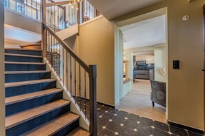 Interior - Villa 'Avec Piscine La Teste De Buch' with Private Pool, Private Terrace and Wi-Fi (La Teste-de-Buch)