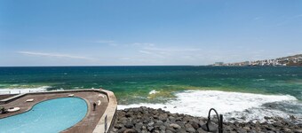 Vacation Apartment 'Edificio Nautilus' with Sea View and Wi-Fi
