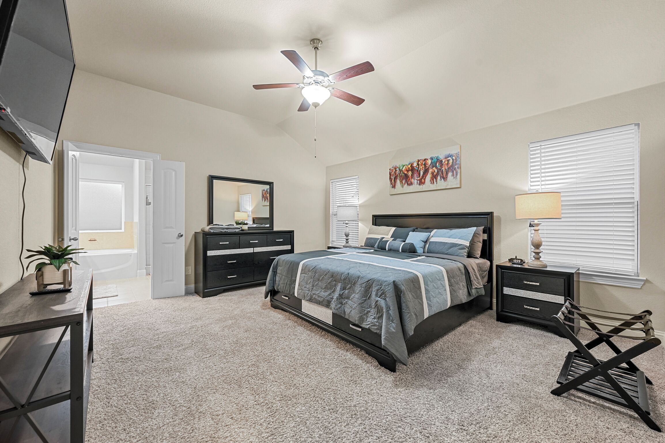 4 chambres, bureau, fer et planche à repasser, Wi-Fi