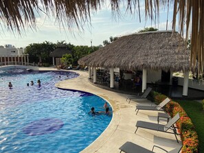Outdoor pool - Casa en las Moras Puerto Vallarta Para Vacaciones en Familia (Puerto vallarta)