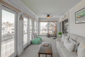 Smart TV, books - Ocean Block! Downtown Dewey Beach Penthouse with Ocean Views (Dewey Beach)