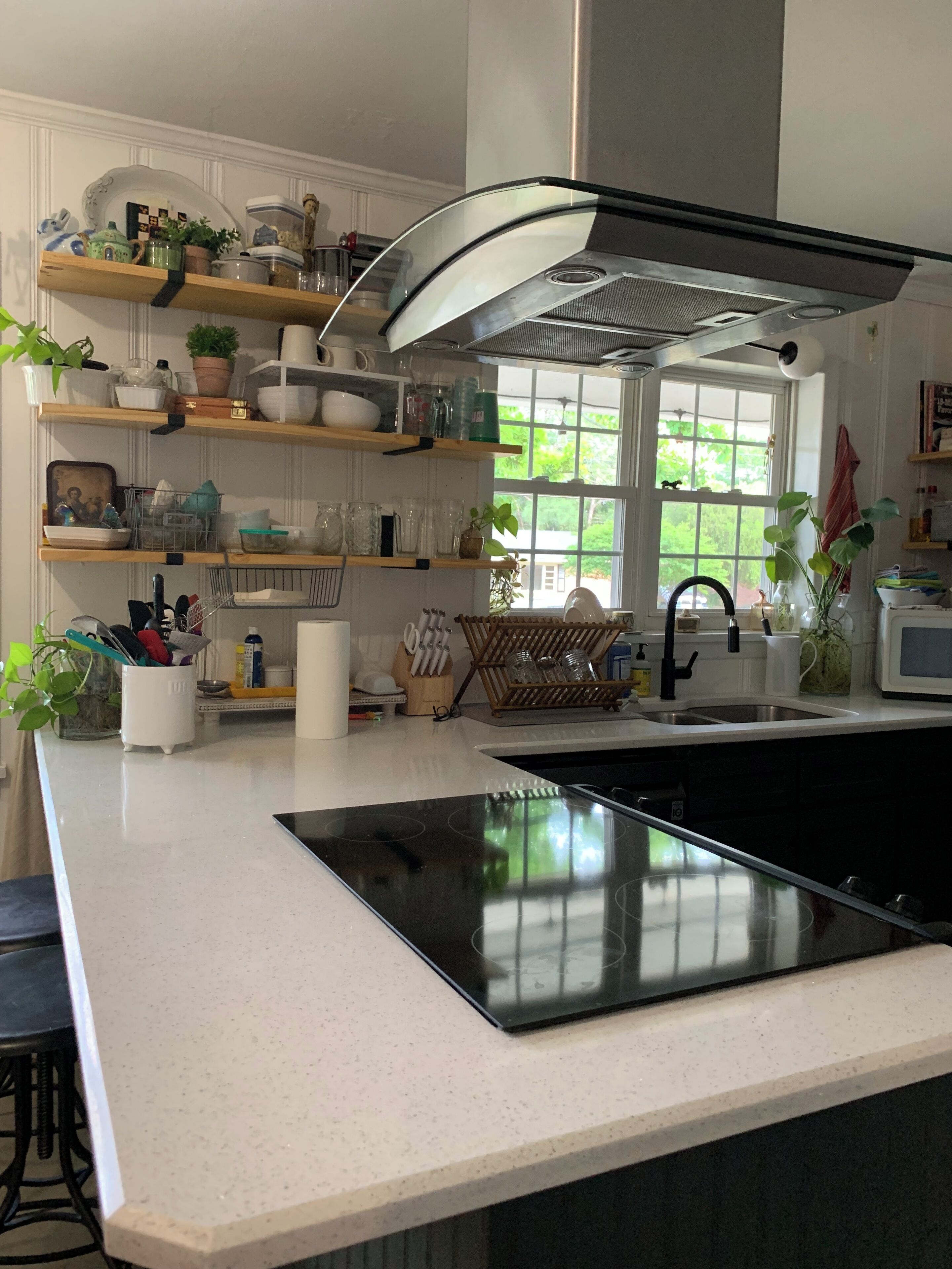 Kylskåp, mikrovågsugn, ugn och spishäll