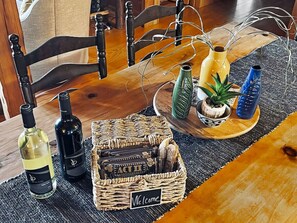 Dining - Grais Blue Ridge Cabin (Hays)