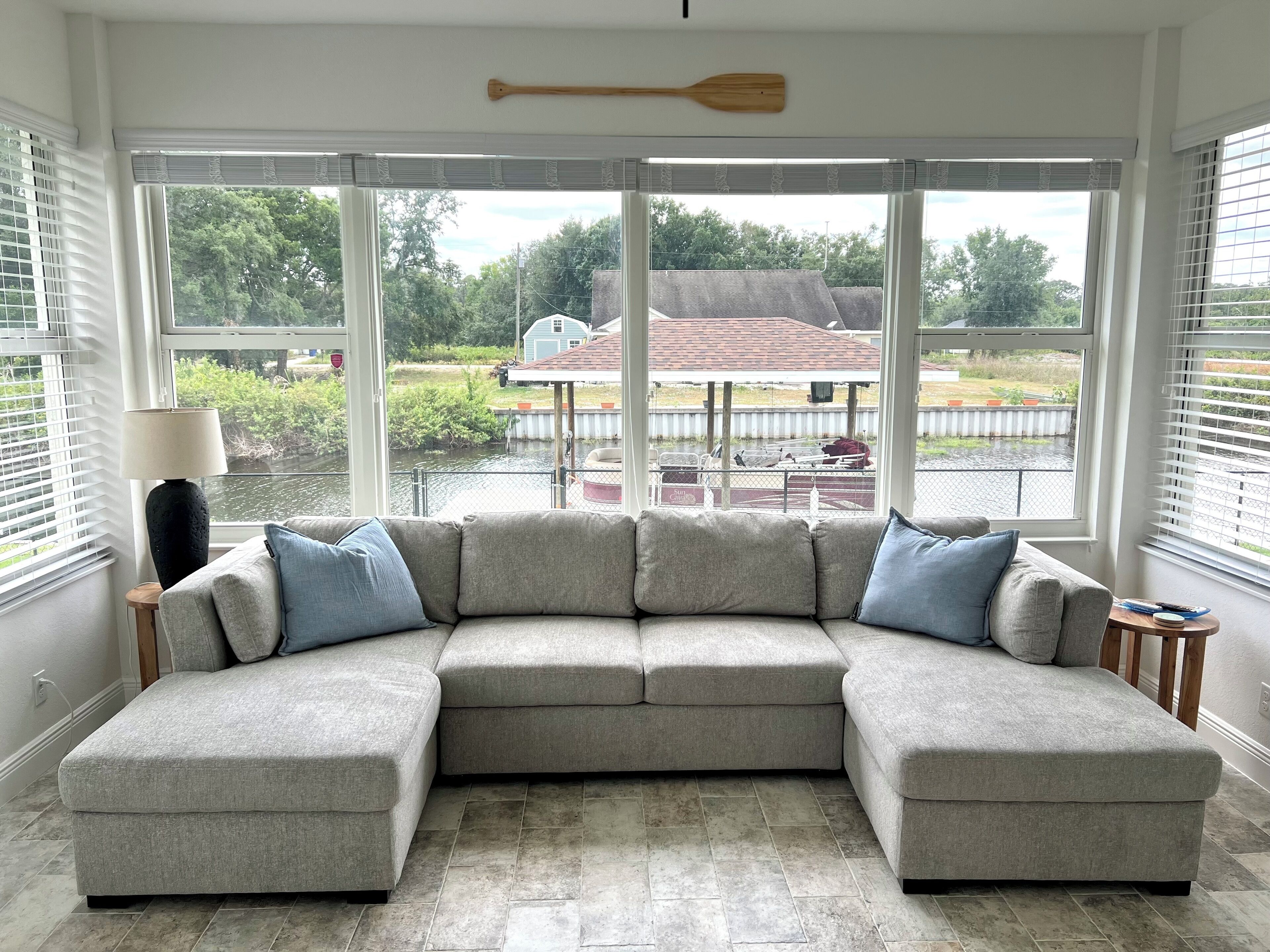 New modern family-friendly home! Canal access to Lake June