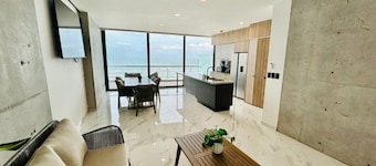 Hermoso departamento a pie de playa en MazatlĂĄn