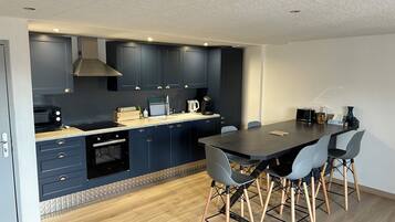 Opvaskemaskine, køkkentøj/tallerkener/redskaber