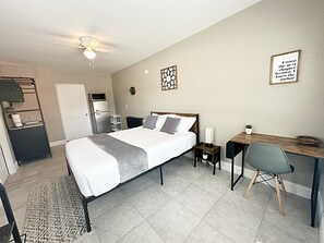 1 bedroom, iron/ironing board, WiFi, bed sheets - #1 Private Studio Near Beaches with W/D (Pompano Beach)