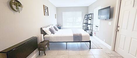 1 chambre, fer et planche à repasser, Wi-Fi, draps fournis