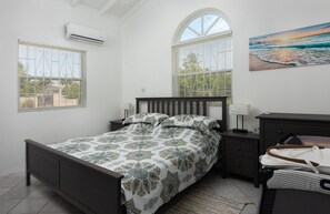 4 soverom, safe på rommet, skrivebord og strykejern/-brett