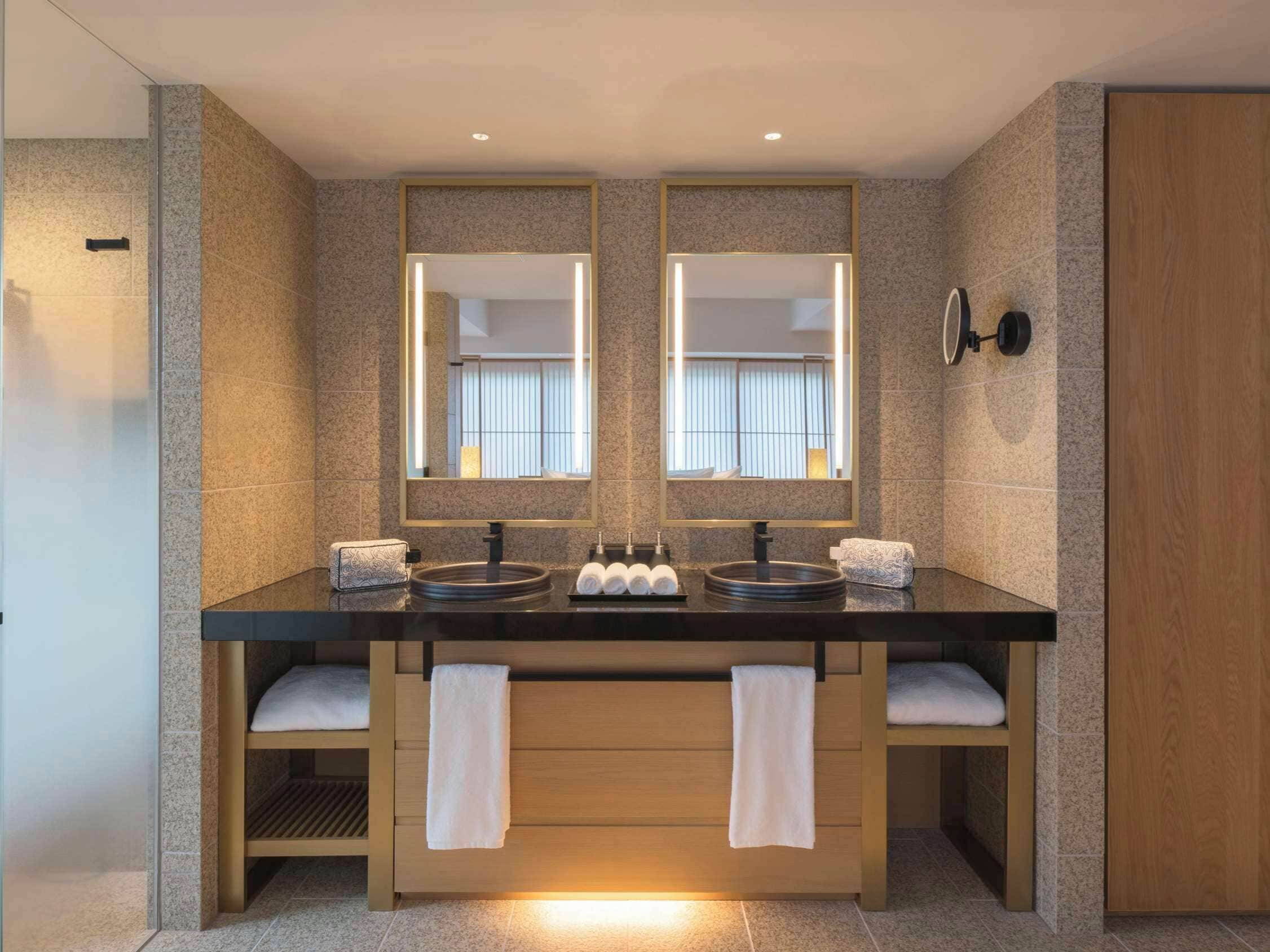 Minibar, két bảo mật tại phòng, phòng cách âm 