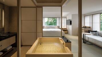 Grand Onsen Retreat King