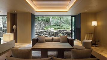 Sala de estar en el lobby