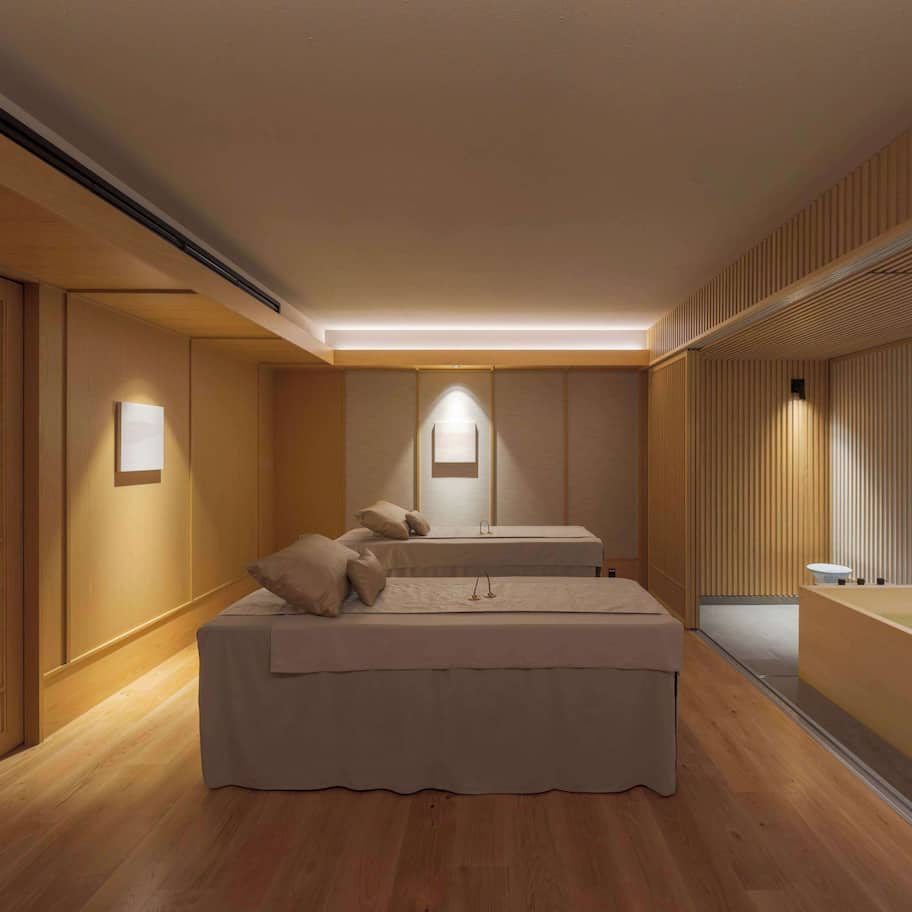 Sauna, steam room, hot springs, body treatments, aromatherapy