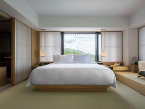 Wellbeing Sanctuary King | Minibar, in-room safe, soundproofing, iron/ironing board - Banyan Tree Higashiyama Kyoto (Kyoto)