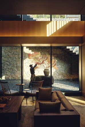Lobby sitting area - Banyan Tree Higashiyama Kyoto (Kyoto)