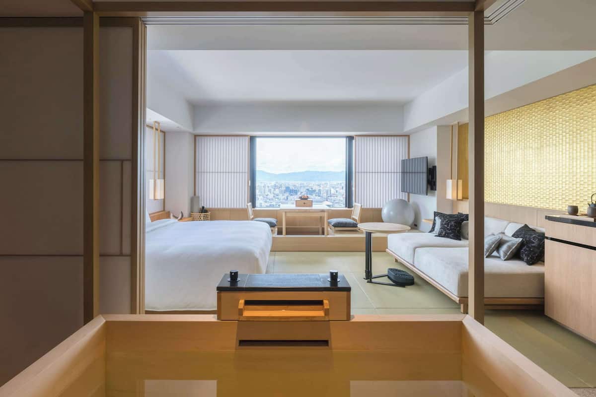 Minibar, caja de seguridad en la habitación y insonorización