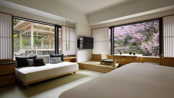 Minibar, in-room safe, soundproofing, iron/ironing board