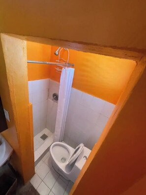 Shower, towels, soap, shampoo