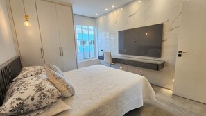 4 bedrooms, iron/ironing board, WiFi, bed sheets