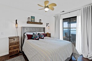 5 habitaciones, escritorio, tabla de planchar con plancha y wifi