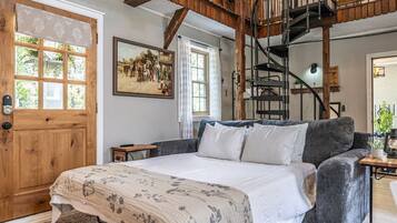 1 bedroom, desk, free WiFi, bed sheets