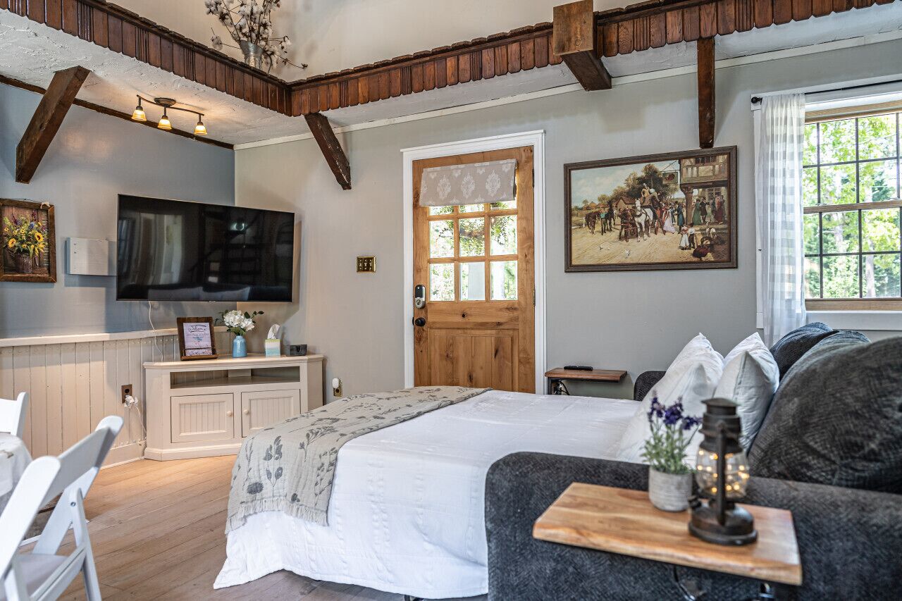 1 室のベッドルーム、デスク、WiFi (無料)、ベッドシーツ