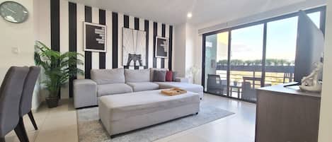 Smart TV, tenis de mesa y estéreo