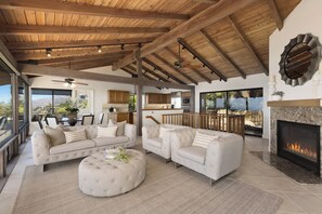 Smart TV, fireplace