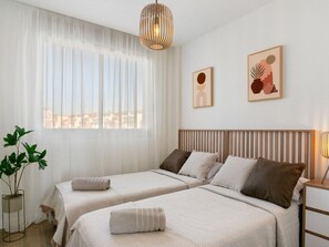 2 Schlafzimmer, Schreibtisch, Internetzugang
