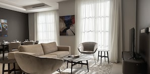 Appartement Design, 3 chambres | Coin séjour | Télévision à écran plat