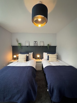 2 bedrooms, travel cot, WiFi