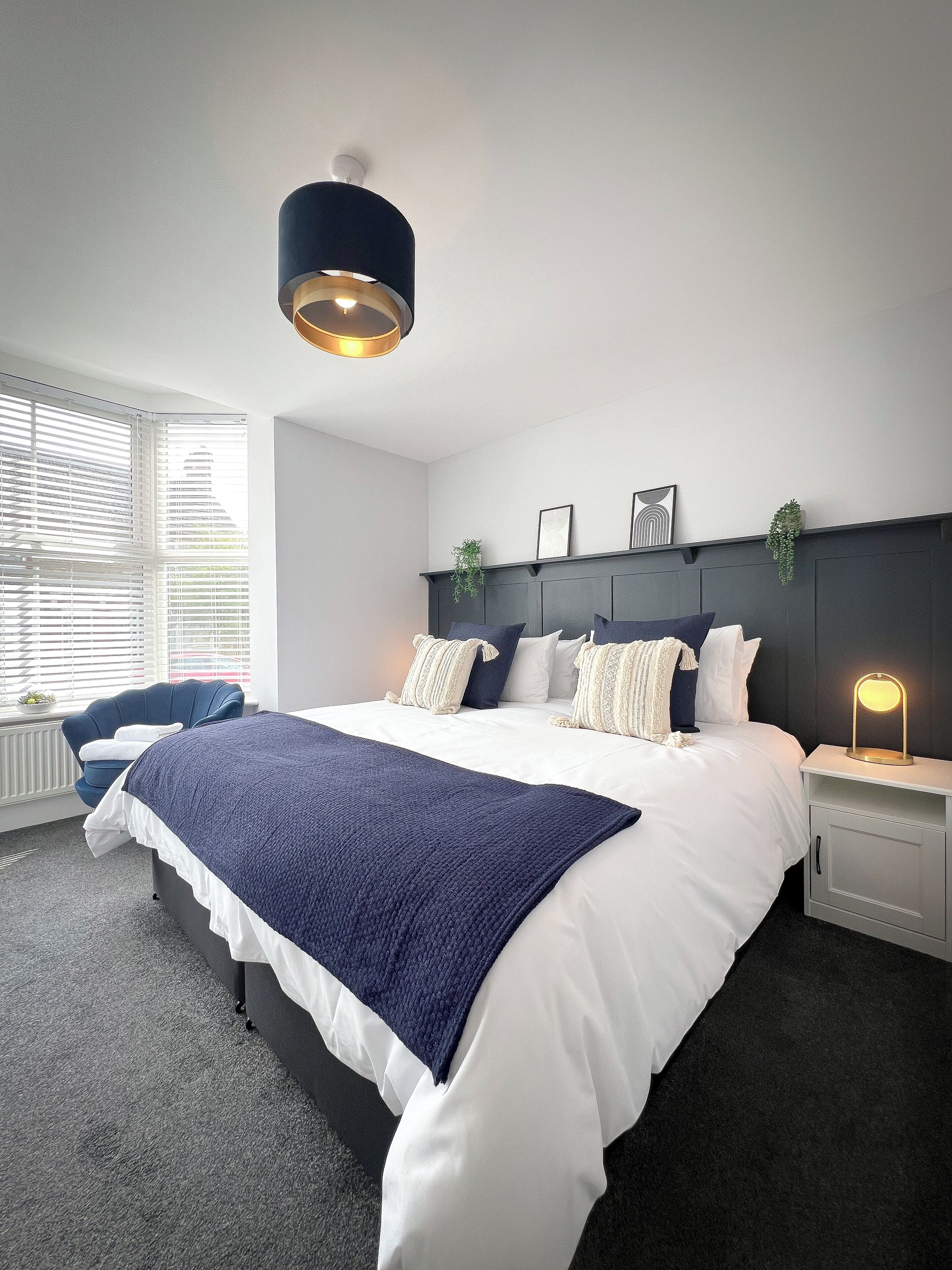 2 bedrooms, travel crib, WiFi