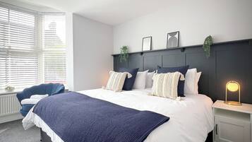 2 bedrooms, travel crib, WiFi