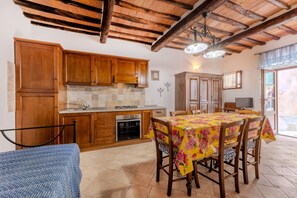 Dining - Vicolo Vespucci Townhouse in the heart of Capoliveri (Capoliveri)