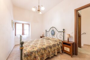 2 bedrooms, bed sheets