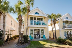 Exterior - Dolphin Dreams- Top Unit! (Destin)