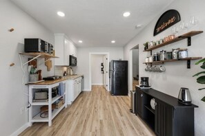 Fridge, microwave, stovetop, dishwasher