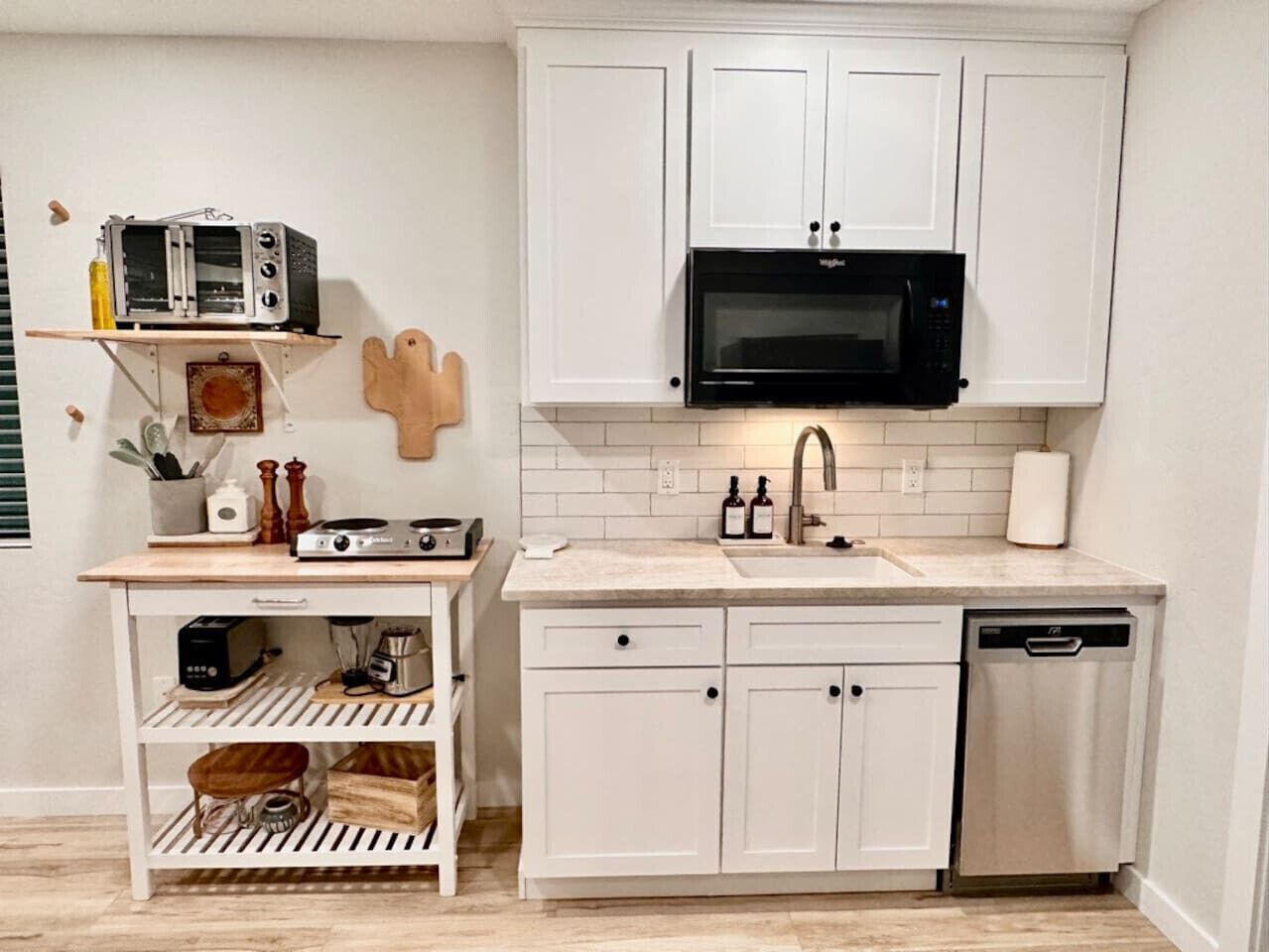 Fridge, microwave, stovetop, dishwasher