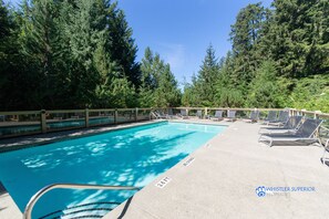 A heated pool - Luxury Slopeside Accommodation in Whistler's Creekside (Whistler)