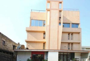 Front of property - Goroomgo Viren Pacific Agra (Agra)